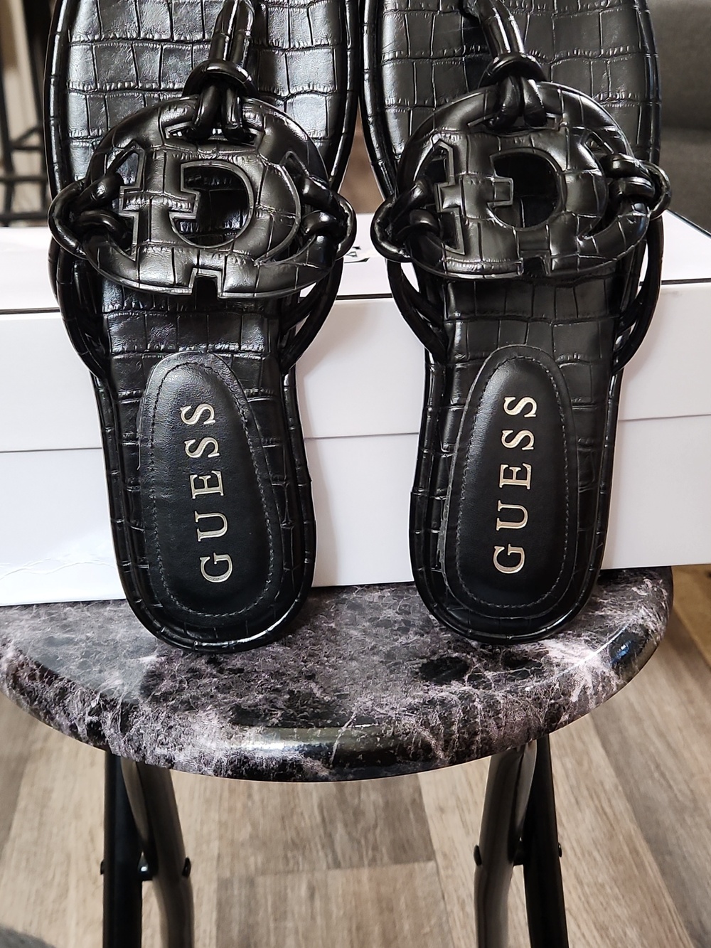 😶‍🌫️Guess Black Quilted Faux-Croc Thong Sandals with Gold Logo😶‍🌫️ - Picture 3 of 6